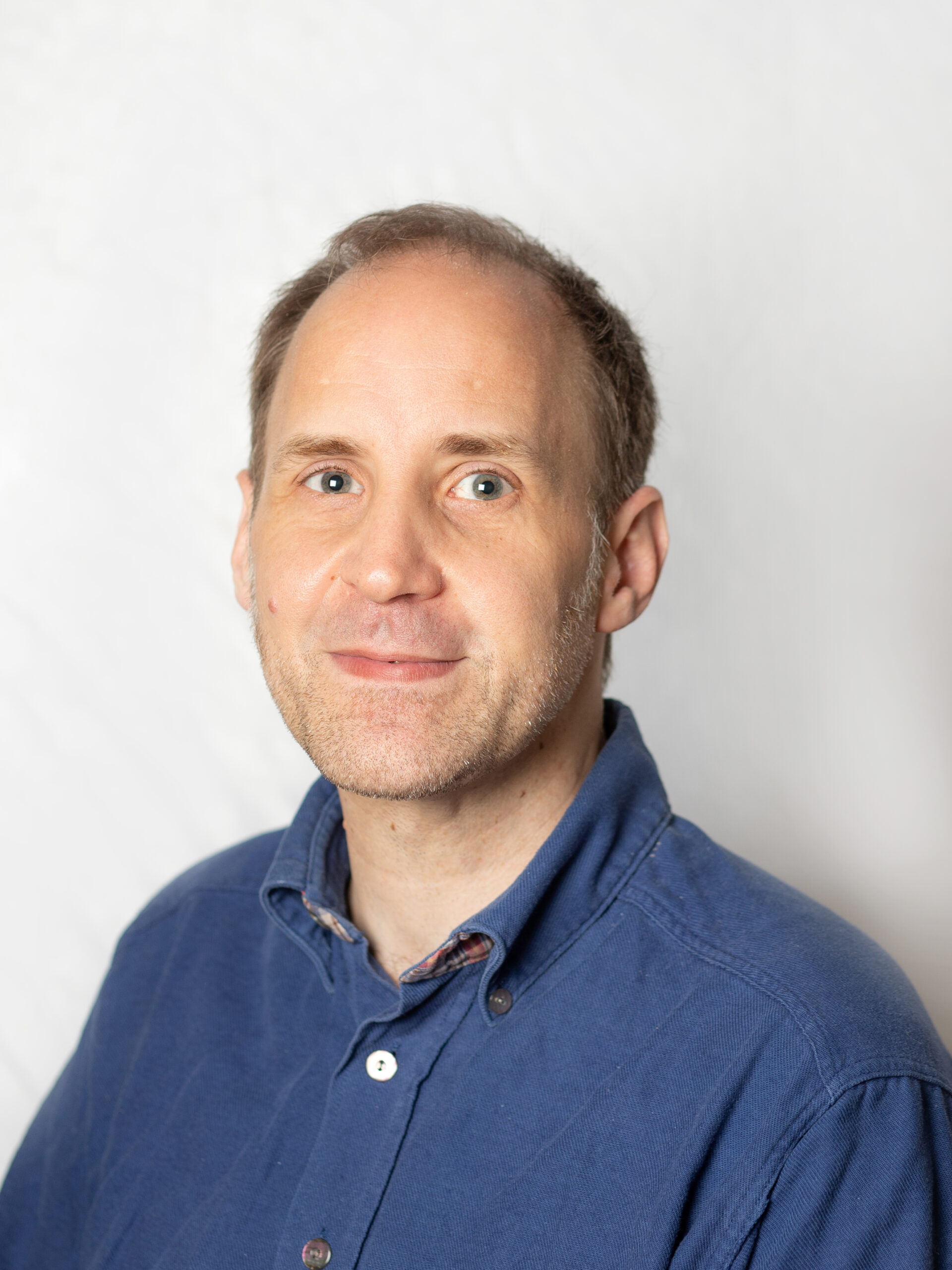 Mann mit braunem Haar